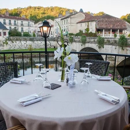 Restaurant Charbonnel فندق 3*